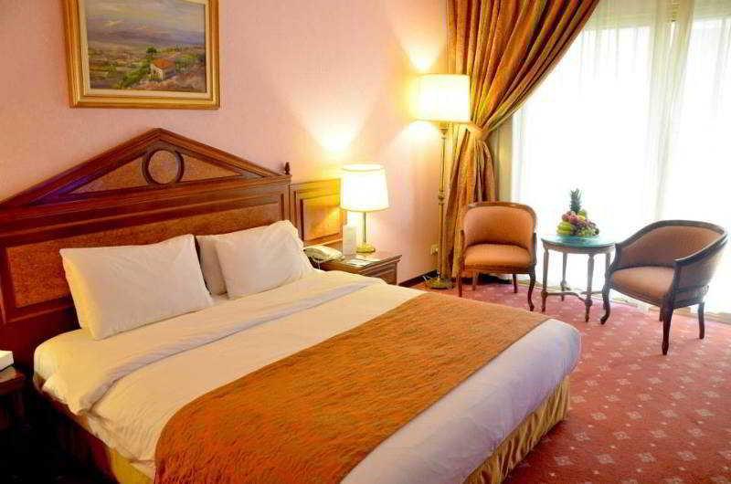 Serenada Golden Palace - Boutique Hotel Bejrut Zewnętrze zdjęcie